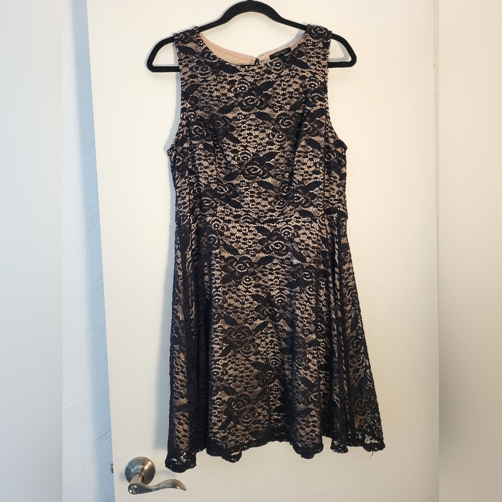 Elegant Black Lace Dress